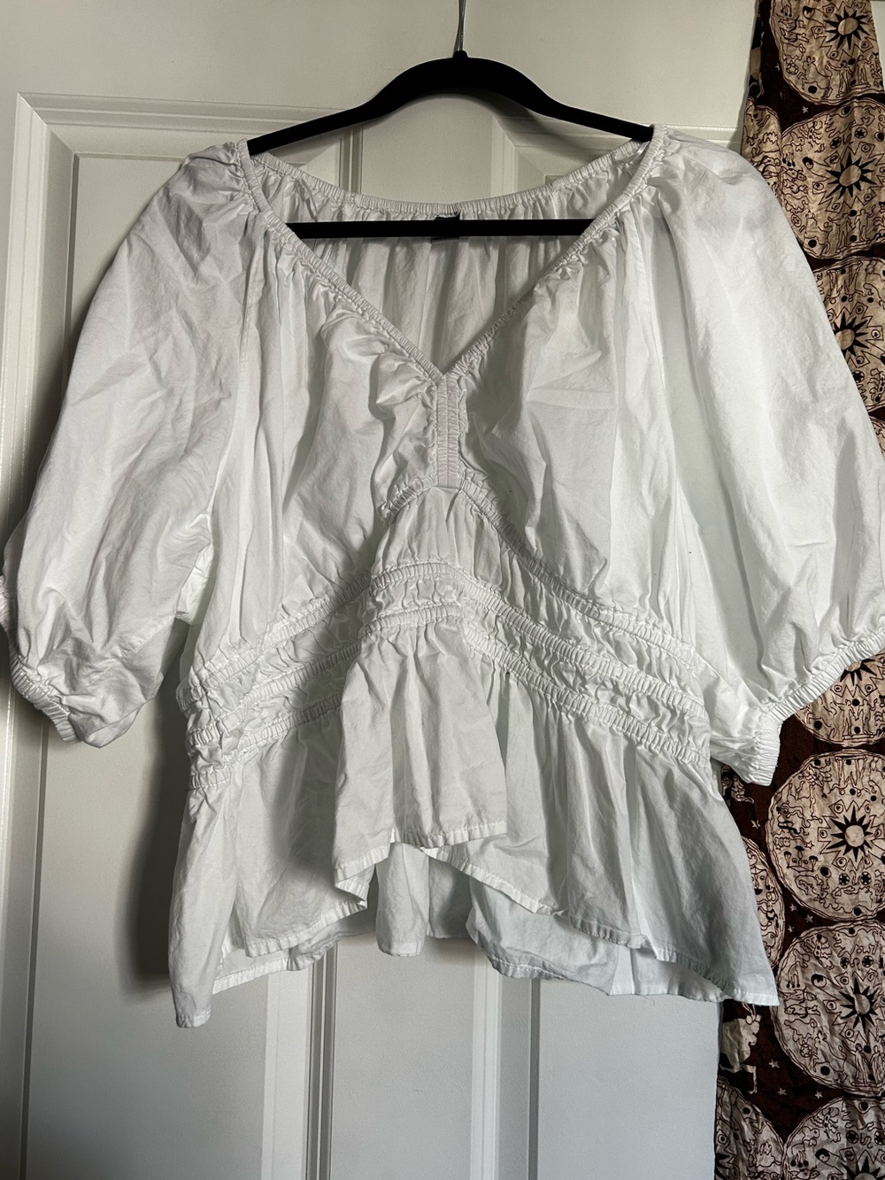 Old Navy White V‑Neck Peplum Puff‑Sleeve Blouse